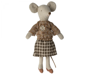 BLOUSE AND SKIRT FOR GRANDMA MOUSE