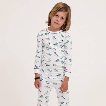 LITTLE SNEAKERS TWO PIECE PAJAMA IN GREEN